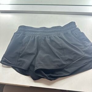 Lululemon hotty hots size 4 2.5